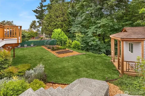 217 NW 6th Street Renton WA 98057