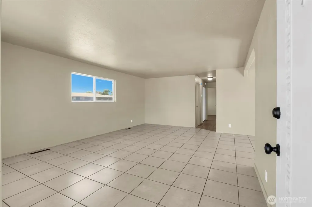 1003 S Evergreen Drive Moses Lake WA 98837