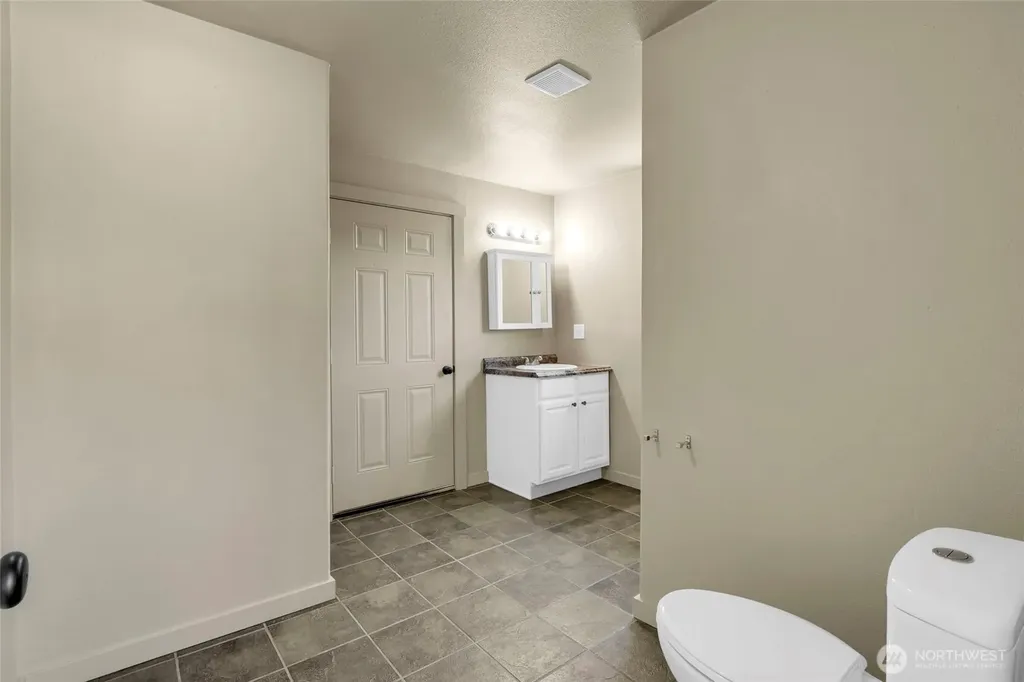 1003 S Evergreen Drive Moses Lake WA 98837