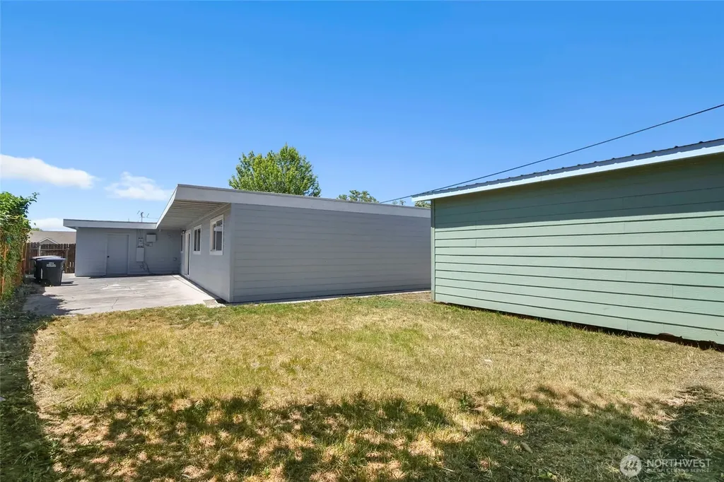 1003 S Evergreen Drive Moses Lake WA 98837