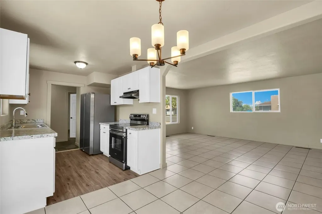 1003 S Evergreen Drive Moses Lake WA 98837