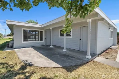 1003 S Evergreen Drive Moses Lake WA 98837