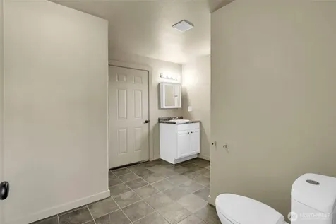 1003 S Evergreen Drive Moses Lake WA 98837