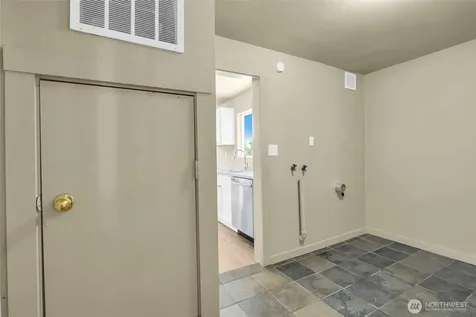 1003 S Evergreen Drive Moses Lake WA 98837