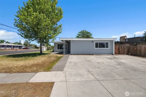 1003 S Evergreen Drive Moses Lake WA 98837
