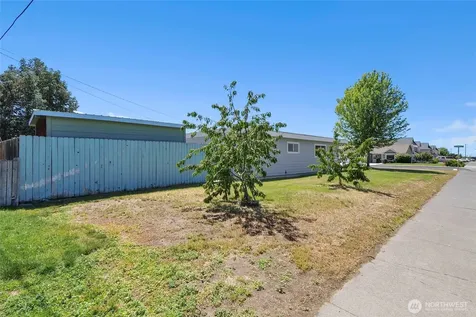 1003 S Evergreen Drive Moses Lake WA 98837