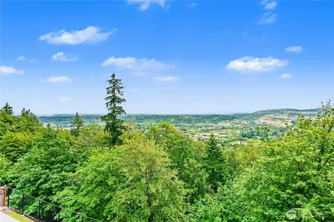 510 Viewcrest Drive NW Issaquah WA 98027