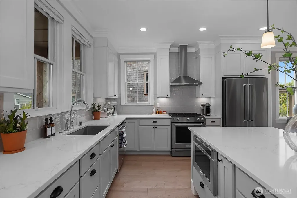 41 Cedar Run Loop Pacific Beach WA 98571
