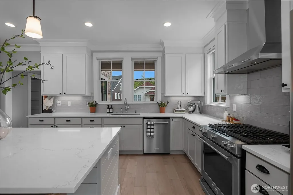 41 Cedar Run Loop Pacific Beach WA 98571