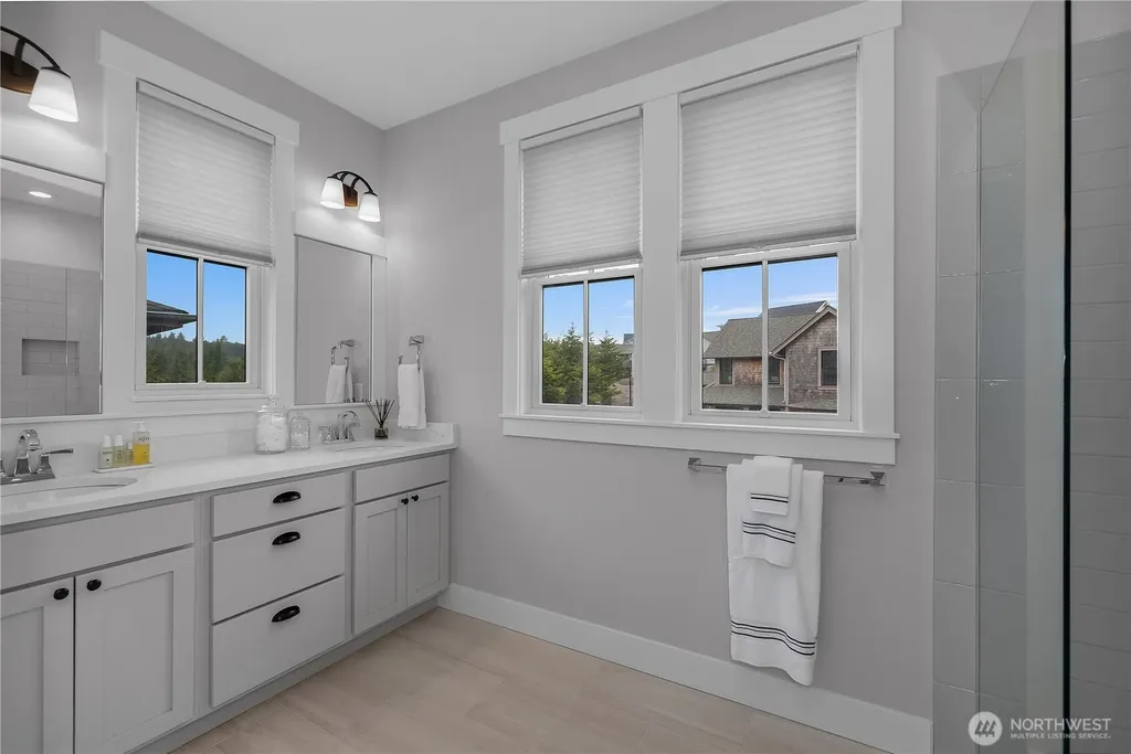 41 Cedar Run Loop Pacific Beach WA 98571