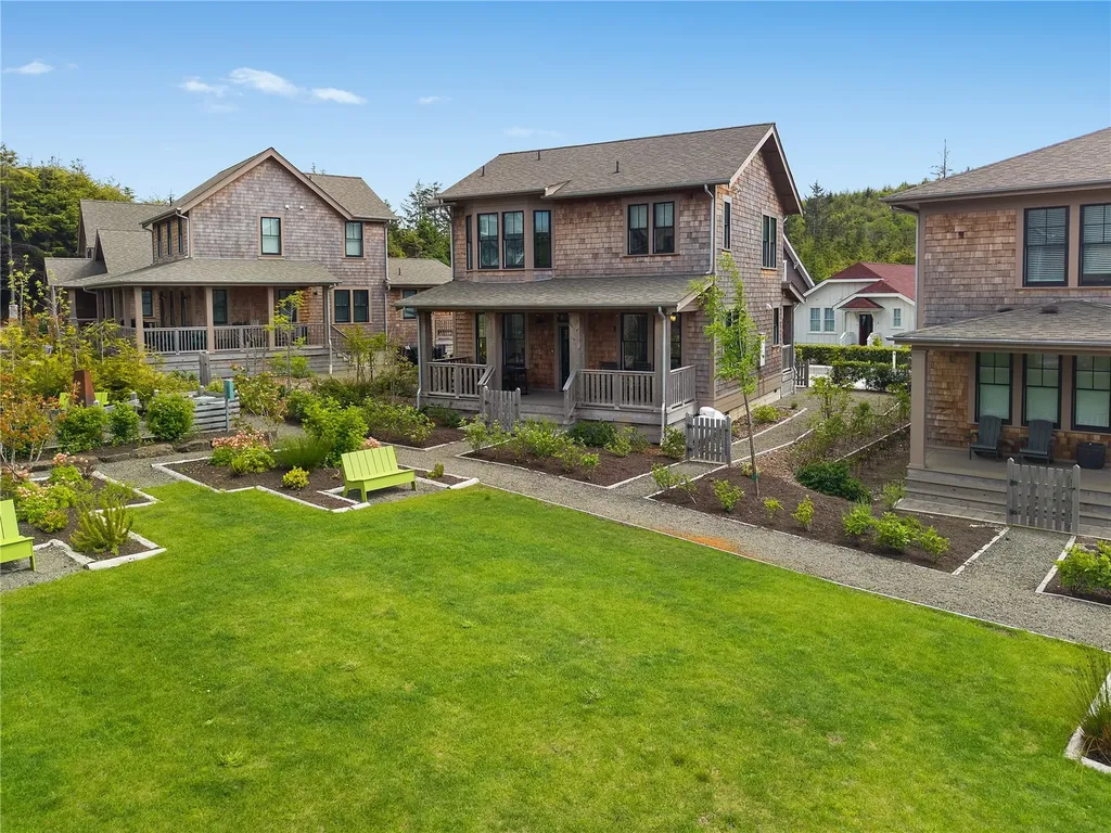 41 Cedar Run Loop Pacific Beach WA 98571