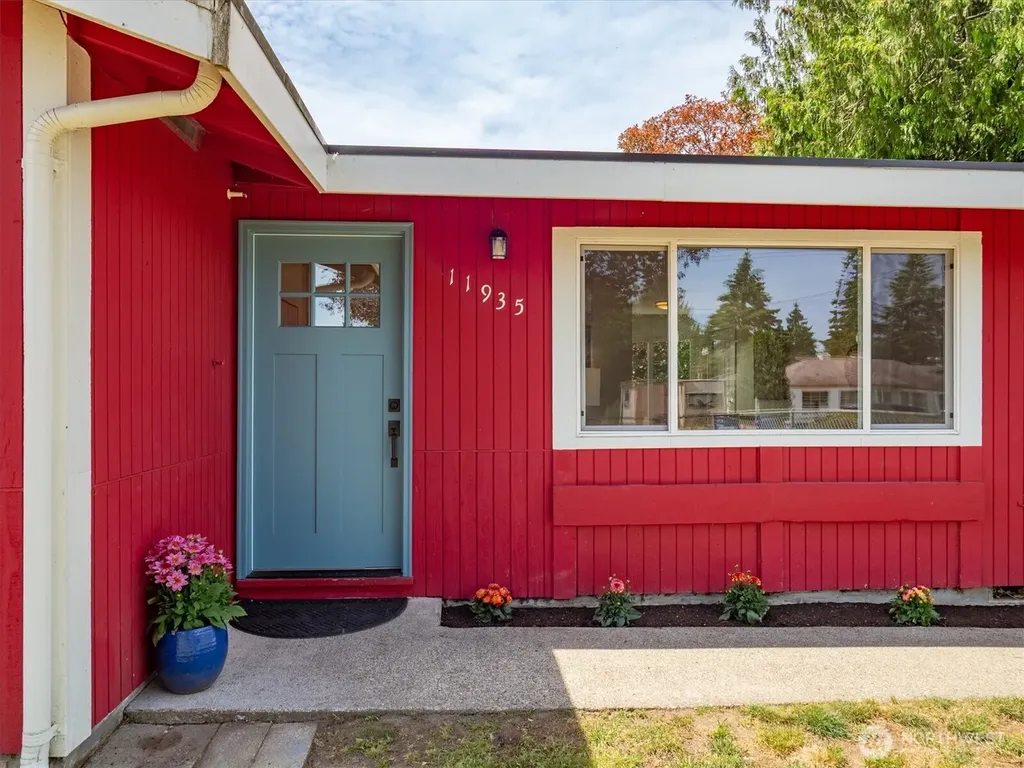 11935 8th Avenue SW Seattle WA 98146