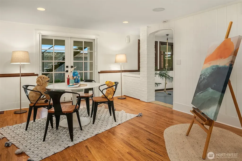 2409 29th Avenue W Seattle WA 98199