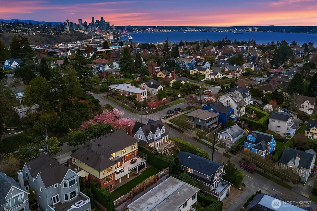2409 29th Avenue W Seattle WA 98199
