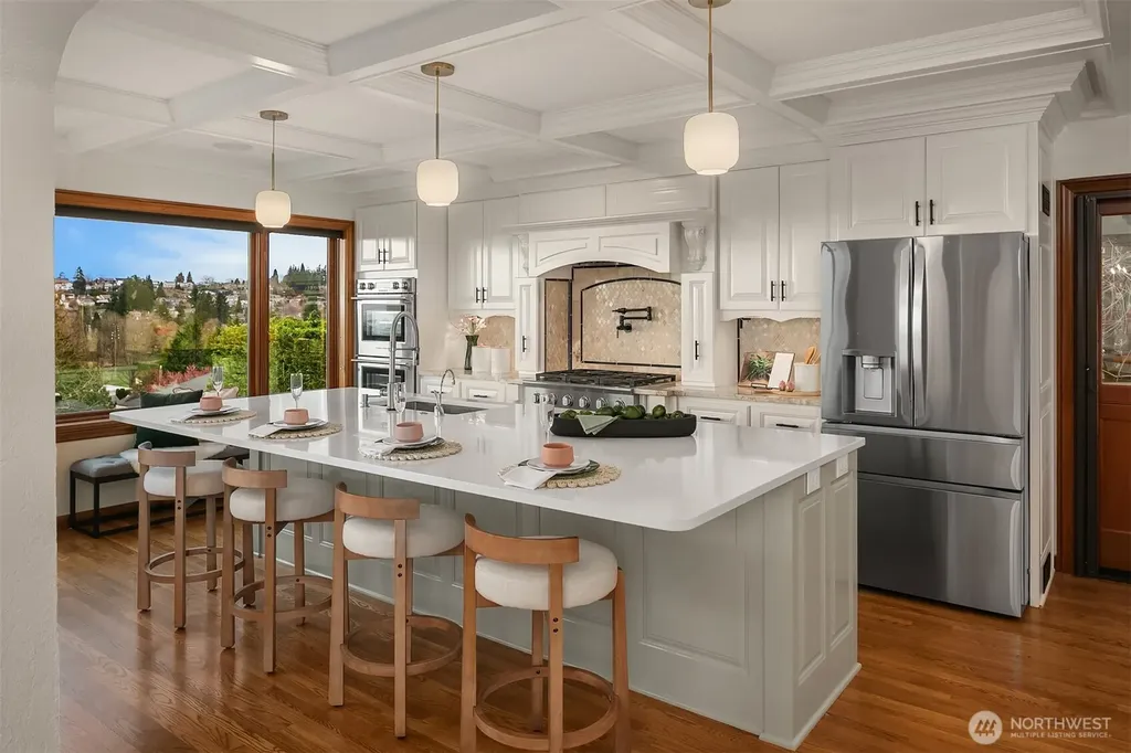 2409 29th Avenue W Seattle WA 98199