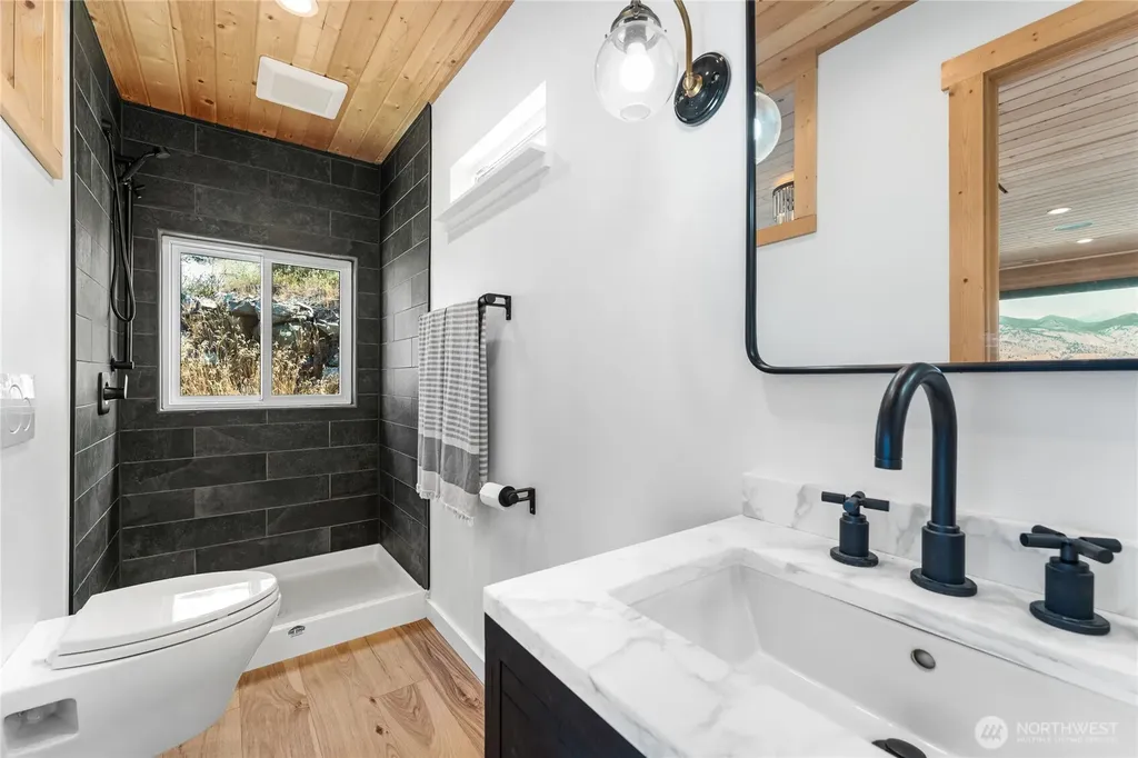 152 Waterfront Terrace Lane Manson WA 98831