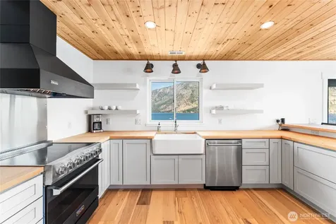 152 Waterfront Terrace Lane Manson WA 98831