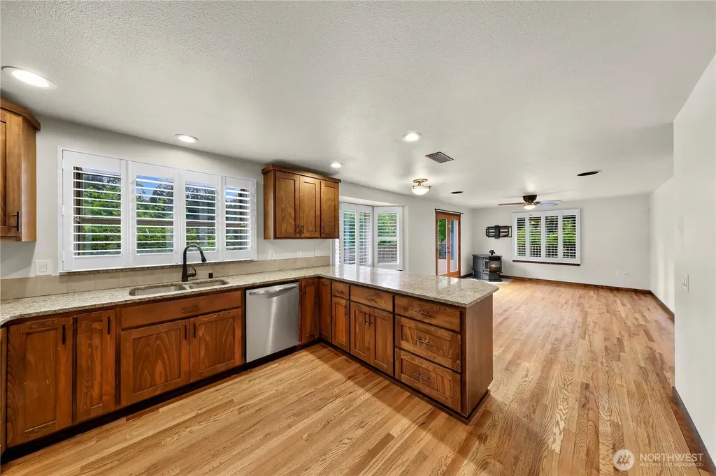 3192 Santa Fe Court Camano Island WA 98282