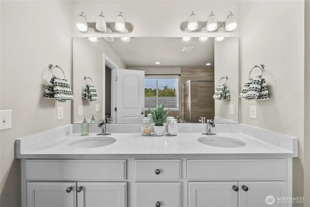 25714 207th Avenue SE Covington WA 98042