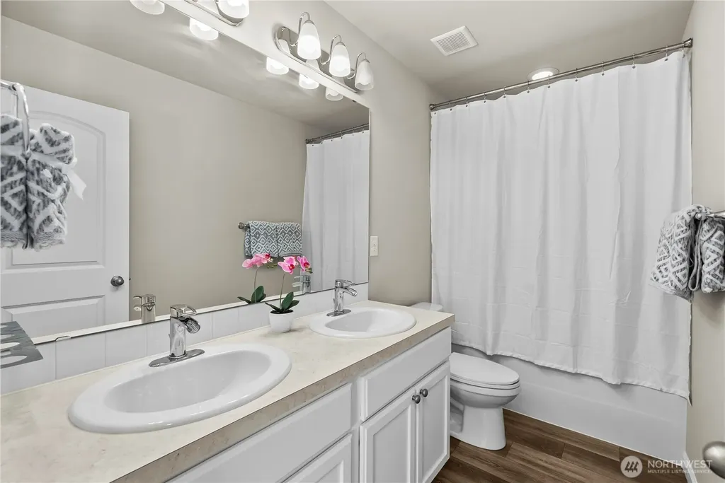 25714 207th Avenue SE Covington WA 98042