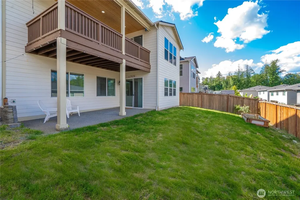 25714 207th Avenue SE Covington WA 98042