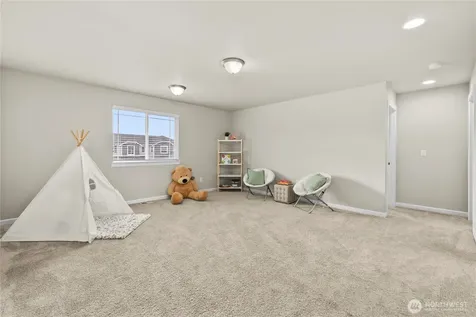25714 207th Avenue SE Covington WA 98042
