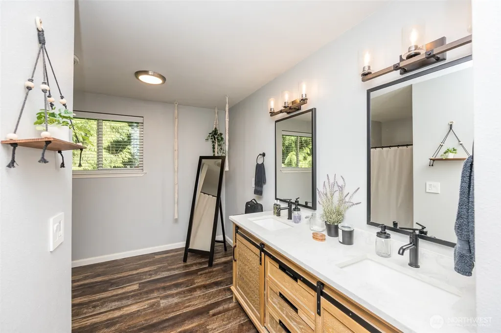 1864 21st Avenue SE Olympia WA 98501