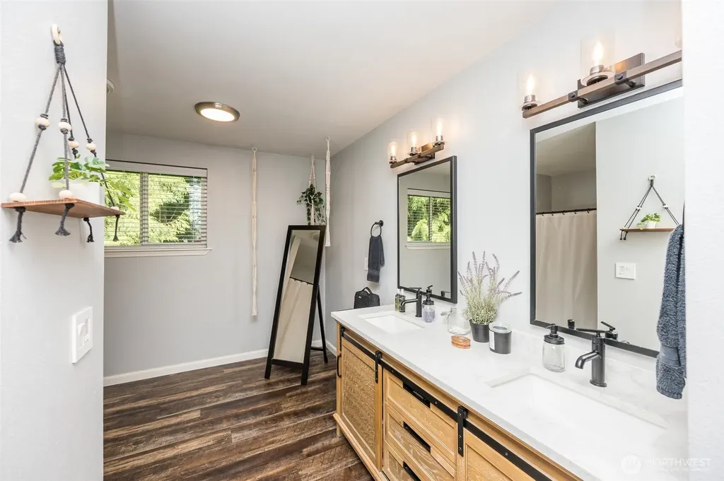 1864 21st Avenue SE Olympia WA 98501