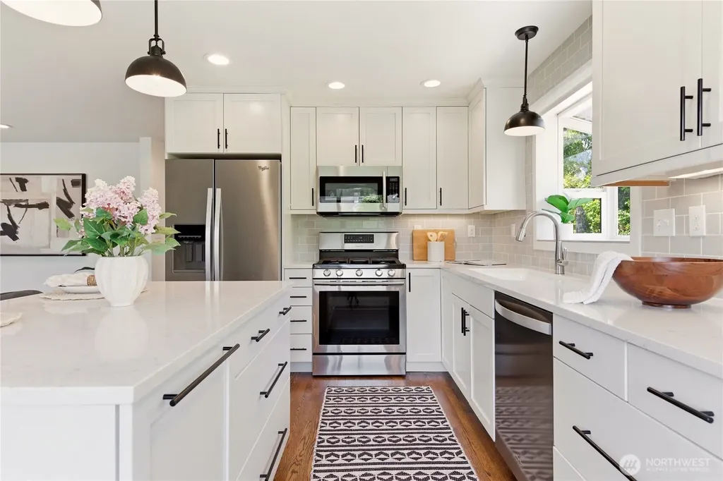 6825 Linden Avenue N Seattle WA 98103