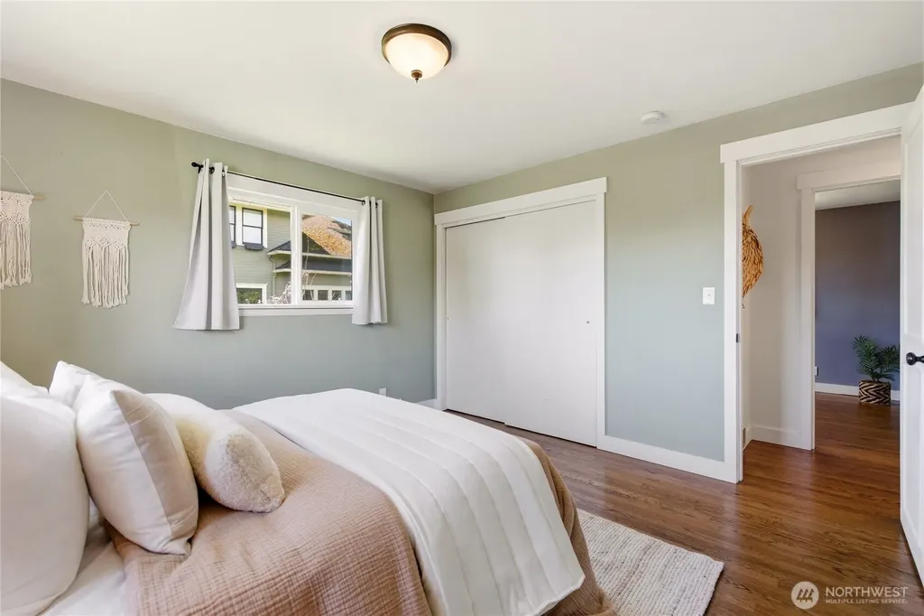 6825 Linden Avenue N Seattle WA 98103