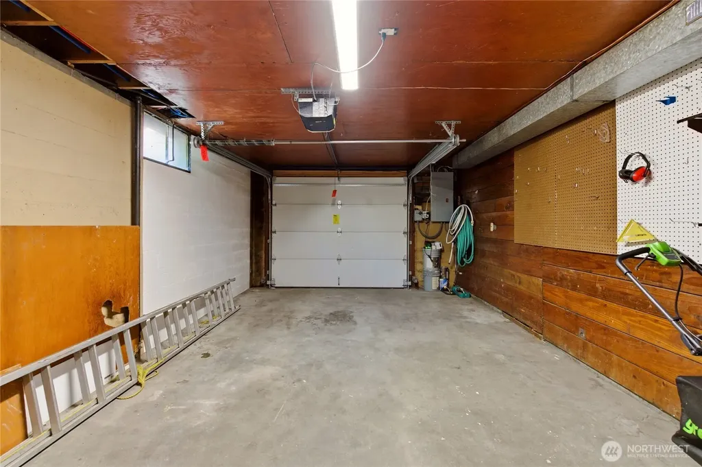 6825 Linden Avenue N Seattle WA 98103