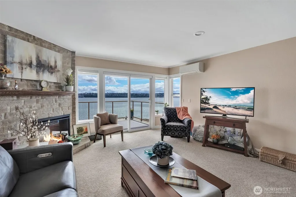 6402 E Side Drive NE Tacoma WA 98422