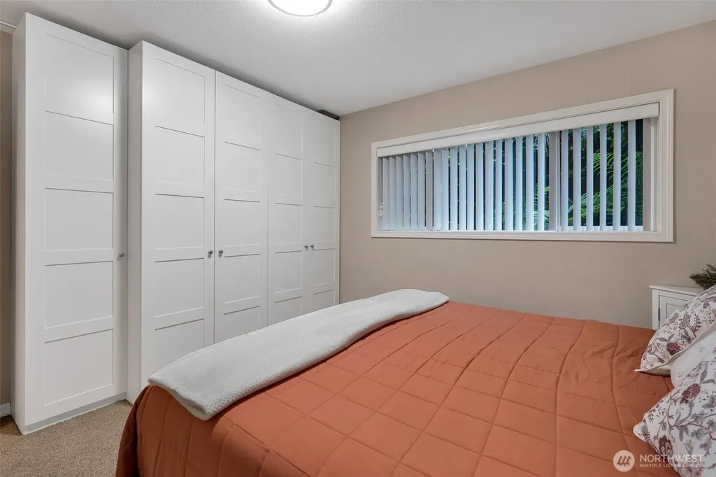 6402 E Side Drive NE Tacoma WA 98422