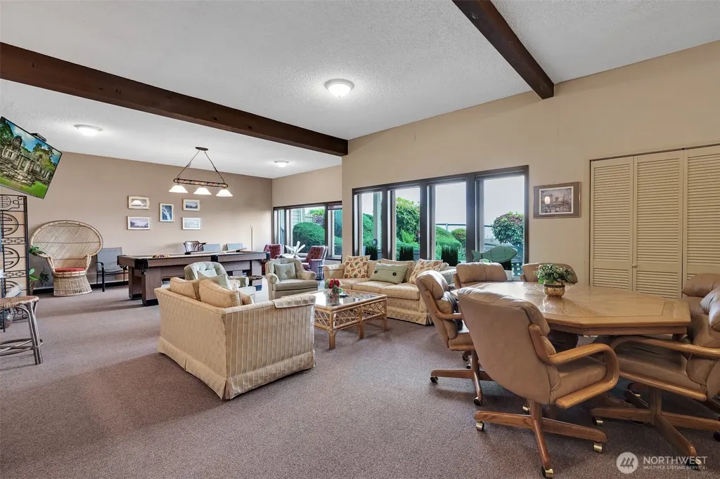 6402 E Side Drive NE Tacoma WA 98422