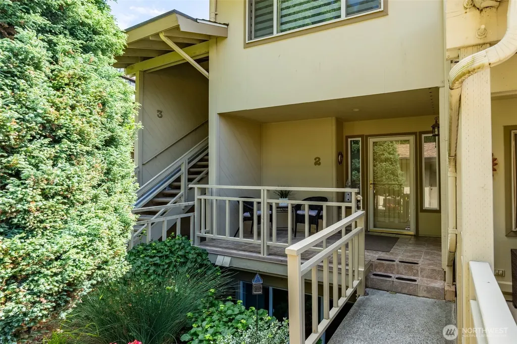 6402 E Side Drive NE Tacoma WA 98422