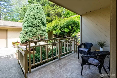 6402 E Side Drive NE Tacoma WA 98422