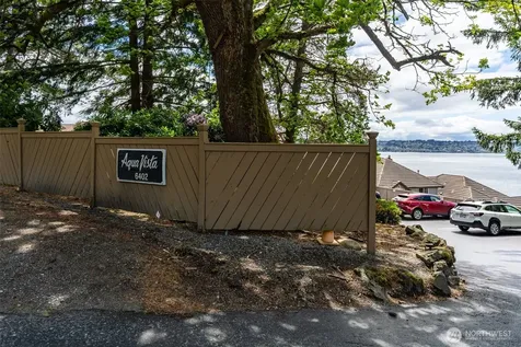 6402 E Side Drive NE Tacoma WA 98422