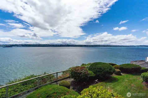 6402 E Side Drive NE Tacoma WA 98422