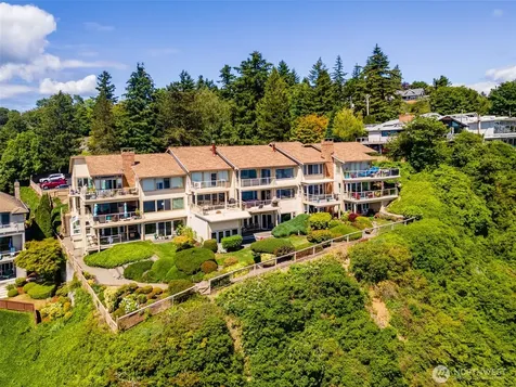 6402 E Side Drive NE Tacoma WA 98422