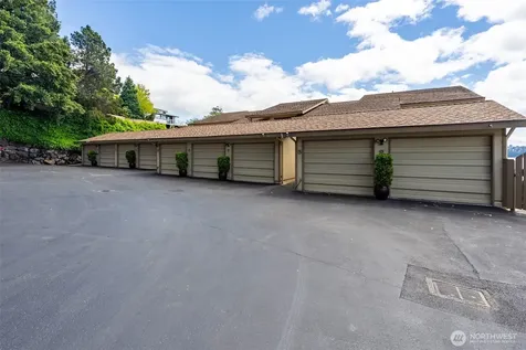 6402 E Side Drive NE Tacoma WA 98422