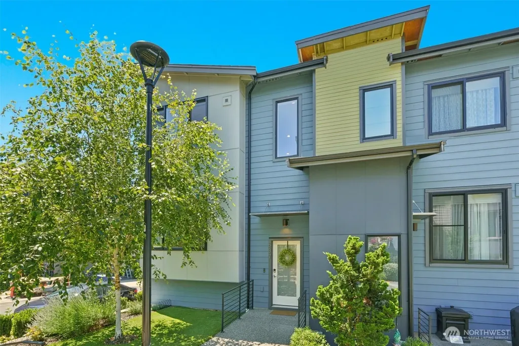 537 Glacier Walk SE Sammamish WA 98074