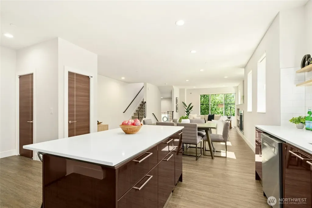 537 Glacier Walk SE Sammamish WA 98074