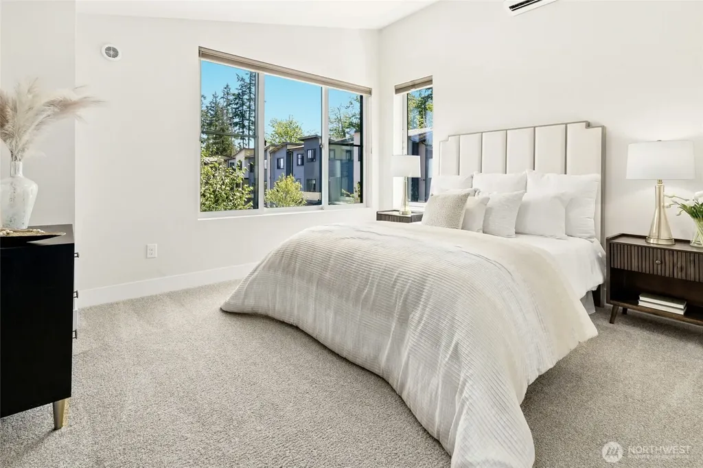 537 Glacier Walk SE Sammamish WA 98074