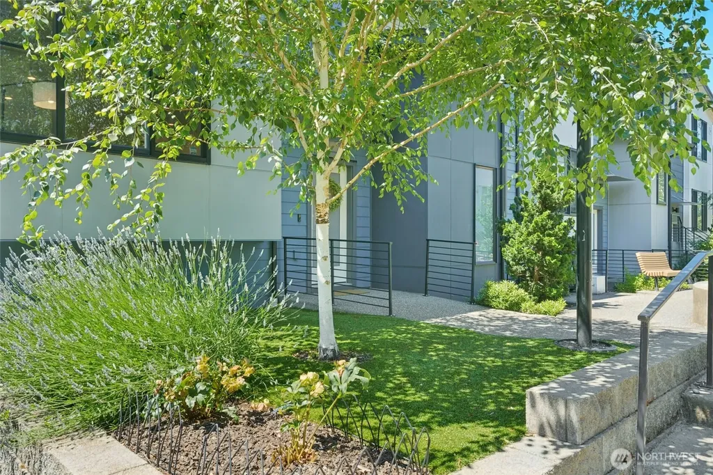 537 Glacier Walk SE Sammamish WA 98074