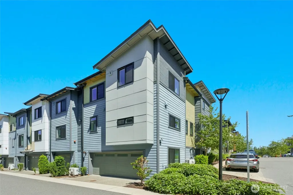 537 Glacier Walk SE Sammamish WA 98074