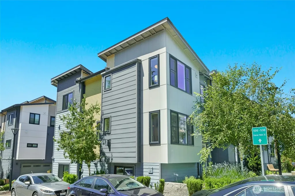 537 Glacier Walk SE Sammamish WA 98074