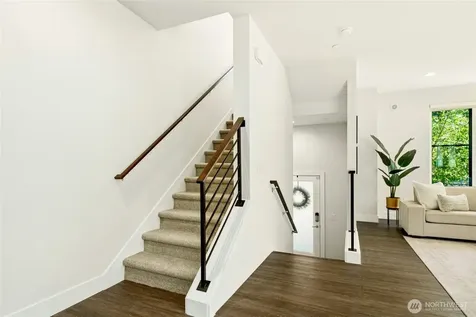 537 Glacier Walk SE Sammamish WA 98074