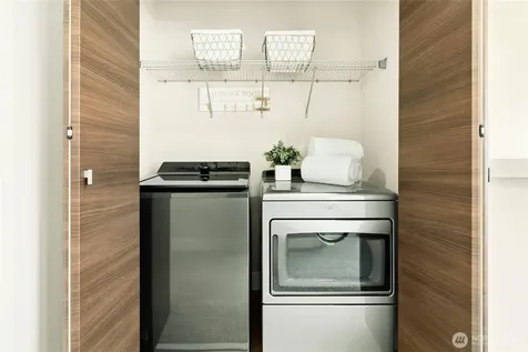 537 Glacier Walk SE Sammamish WA 98074