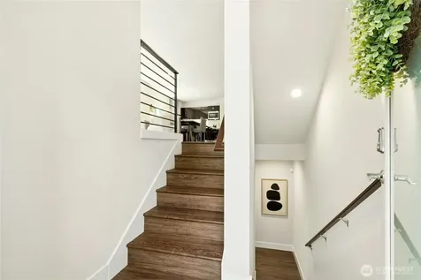 537 Glacier Walk SE Sammamish WA 98074