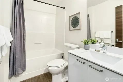 537 Glacier Walk SE Sammamish WA 98074